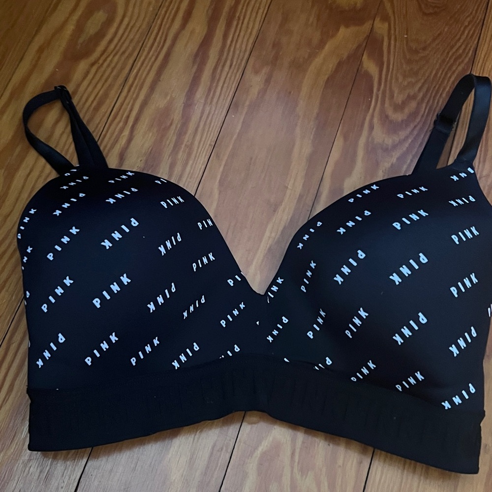 VS PINK Wear Everywhere wireless lightly lined bra 32DD